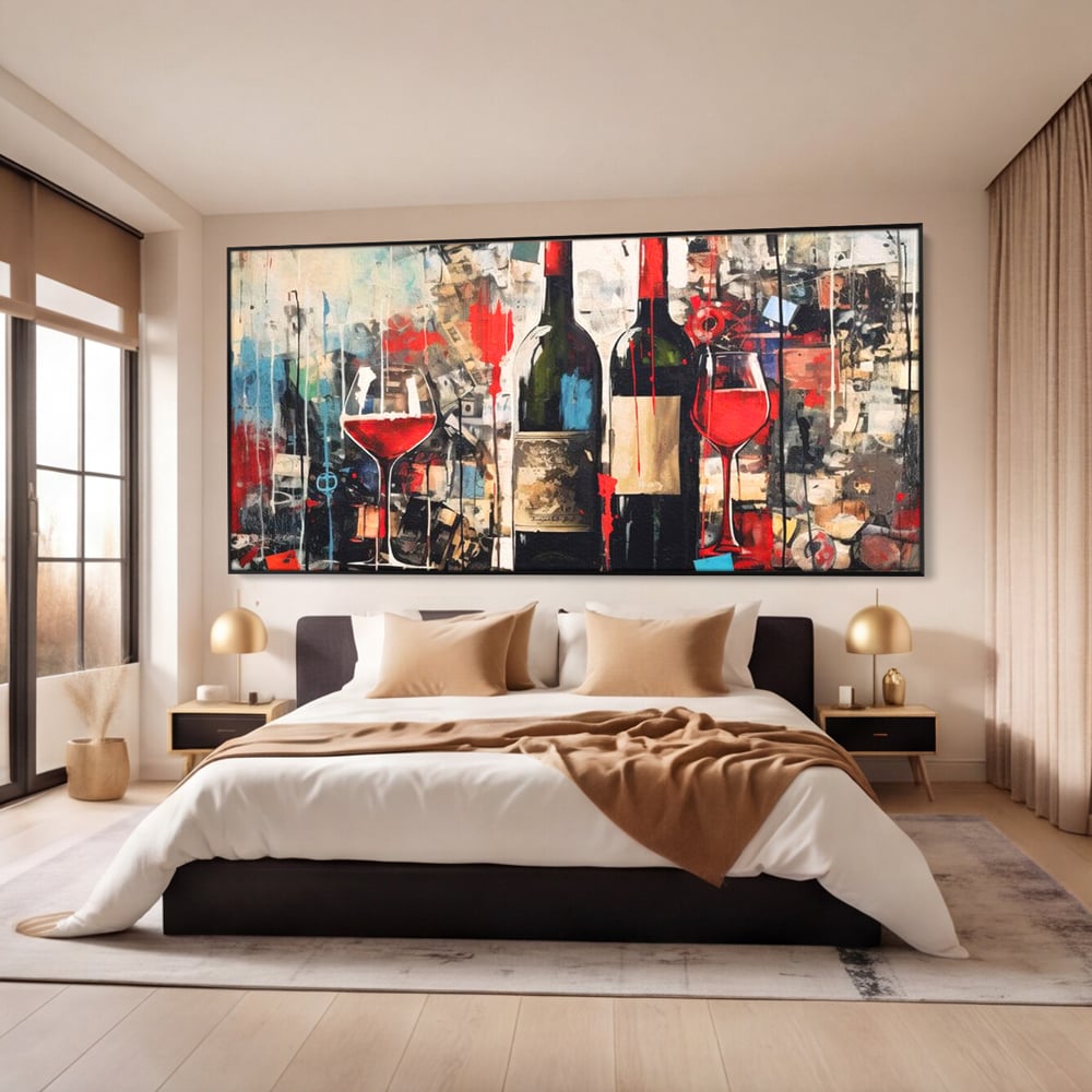 Tablou canvas cu pictura abstracta cu sticle si pahare de vin, in rama de aluminiu negru, pe perete intr-un dormitor